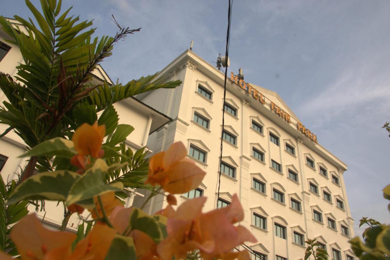 Fair Park Hotel Ipoh Esterno foto