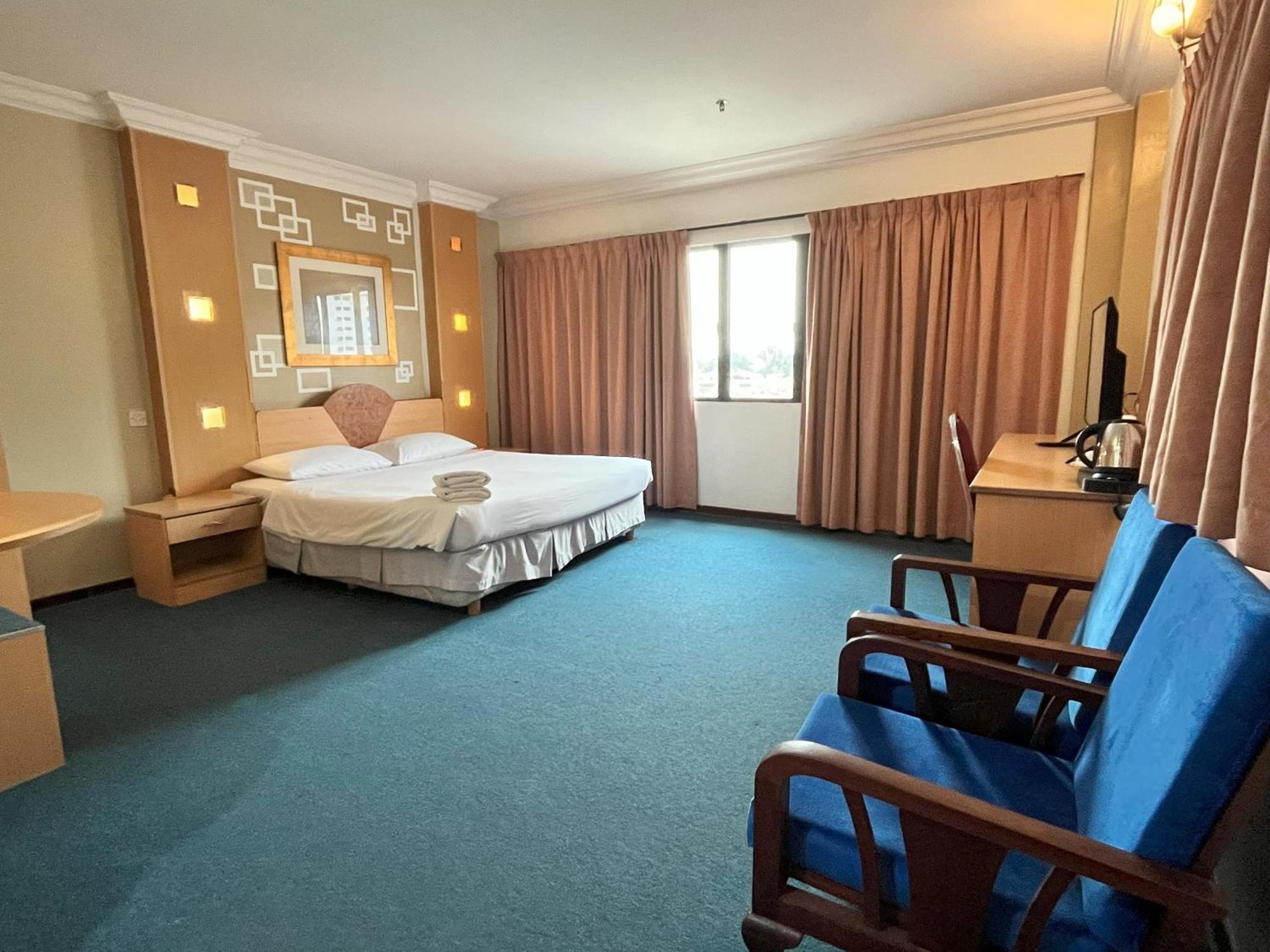 Fair Park Hotel Ipoh Esterno foto