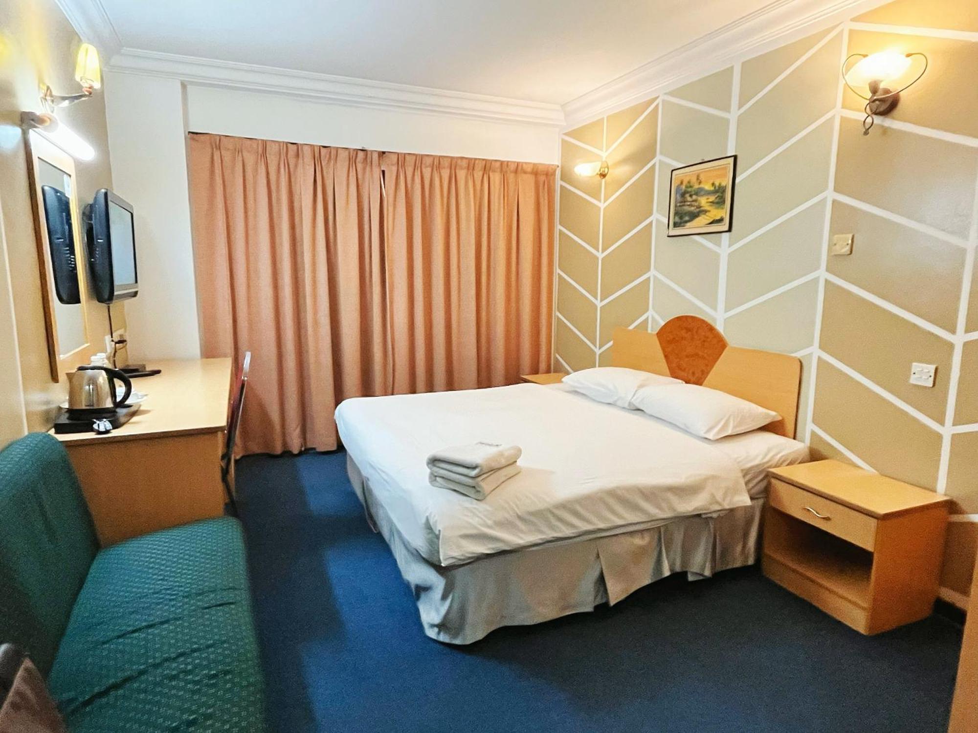 Fair Park Hotel Ipoh Esterno foto