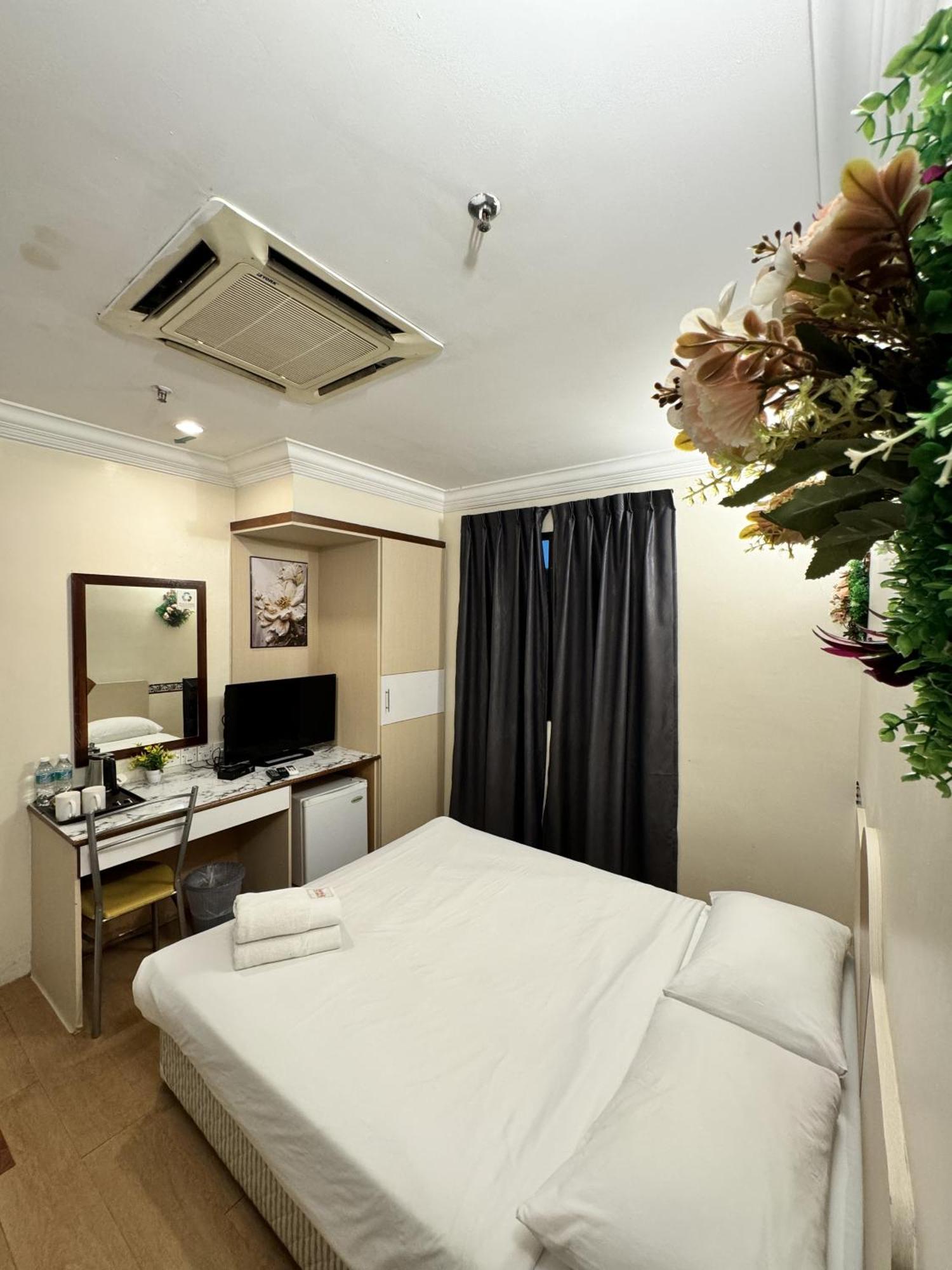 Fair Park Hotel Ipoh Esterno foto